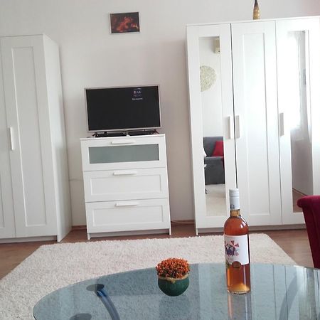 Eger Apartman Luaran gambar