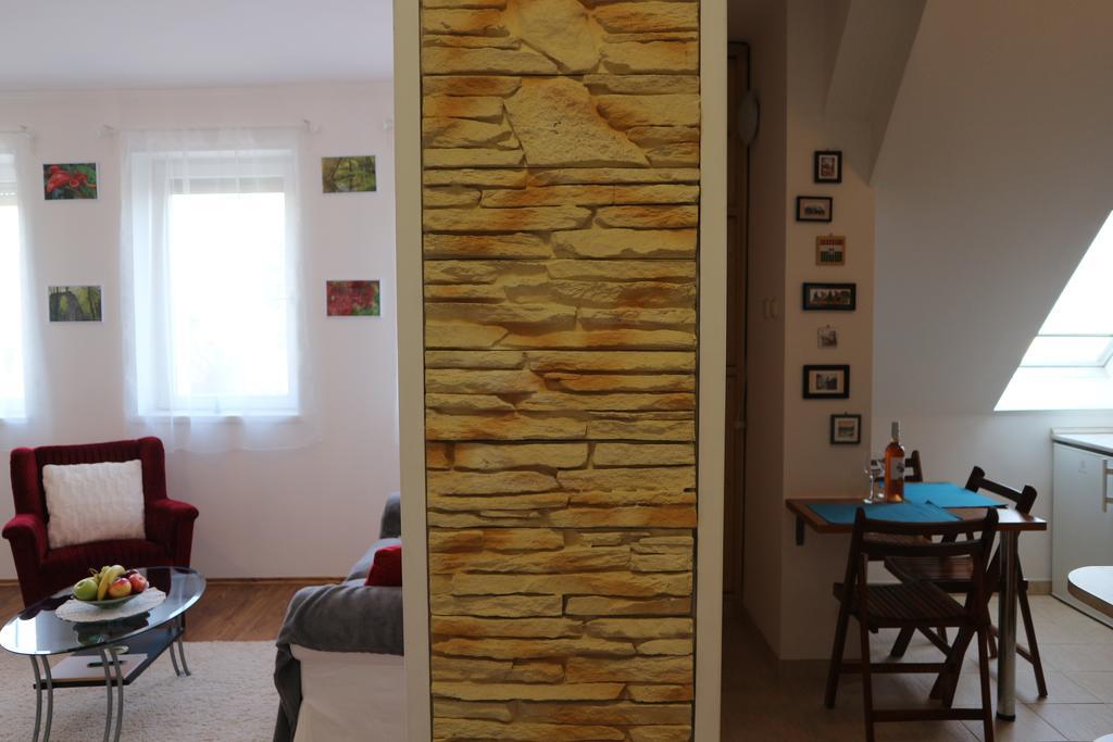 Eger Apartman Luaran gambar
