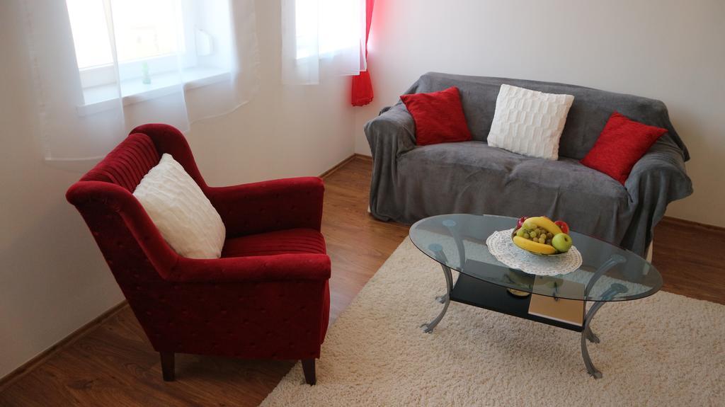Eger Apartman Luaran gambar