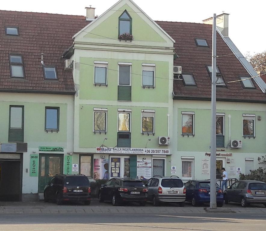 Eger Apartman Luaran gambar